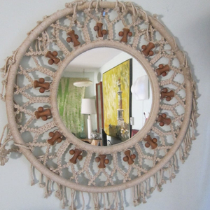 Espejo de Pared de Macramé Hecho a Mano - Product Image 1