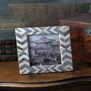 Antique Silver Resin Photo <b>Frames</b> Polished Finish for Home Decor and Decoration Made of Metal Glass and Iron - Product Image 3