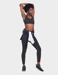 เสื้อชั้นในกีฬาไร้ตะเข็บแบบปรับแต่งได้ รุ่นฮีโร่ สำหรับออกกำลังกาย ระดับการกระชับปานกลาง สีดำ - Product Image 2