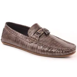 신상품 2023 모카신 럭셔리 디자인 아름다운 색상과 좋은 품질의 가죽 남성 신발 소년을위한 신발