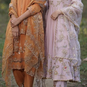 Jolie robe KAMEEZ pour femmes, broderie avec des perles de verre de cristal, dbka, idéale pour une tenue de soirée ou un mariage, @ 2022 - Product Image 1