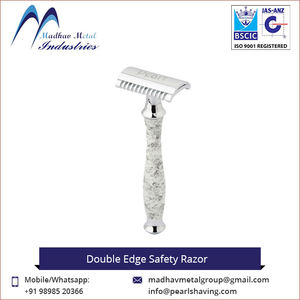 La Mejor Maquinilla de Afeitar de Doble Filo con Mango de Latón y Hojas de Acero Inoxidable - Product Image 4