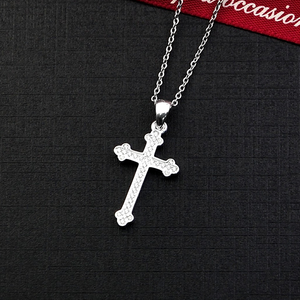 Collar Clásico de Plata de Ley con Cruz y Cadena de Eslabones con Diseño de Circonita - Regalo Perfecto para Fiestas y Aniversarios - Product Image 1