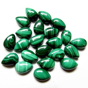 Belles pierres précieuses en vrac faites à la main de meilleure qualité 3x5mm cabochons de poire de malachite naturelle d'un fabricant vérifié - Product Image 3