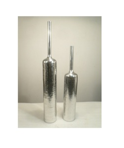 Vases métalliques martelés en aluminium de forme conique pour décoration de table - Product Image 3