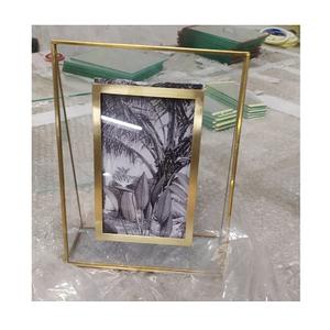 Cadre photo debout de forme carrée de qualité exclusive Cadre photo en métal et verre pour l'utilisation de la décoration de table - Product Image 2