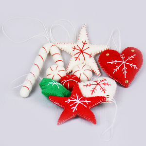 Ensemble de décoration de Noël en feutre écologique, ensemble décoratif en feutre fait à la main et naturel pour la décoration intérieure - Product Image 1