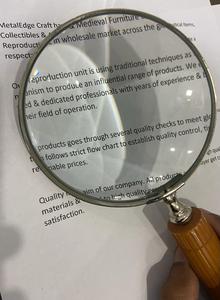 Verres de loupe de poche à faible coût de haute qualité avec manche en bois finition de haute qualité et dessus de table à fort grossissement - Product Image 2