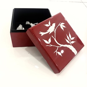 Caja de madera de Color rojo lacado, pintura a mano de flores al por mayor de Vietnam - Product Image 1