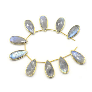 Labradorite 26 à 28 MM forme poire lunette en argent plaqué or côté supérieur percé 10 perles brin - Product Image 6