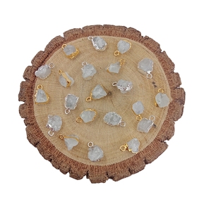 Piedra lunar de arcoíris sin procesar, colgante galvanizado con borde - Product Image 3