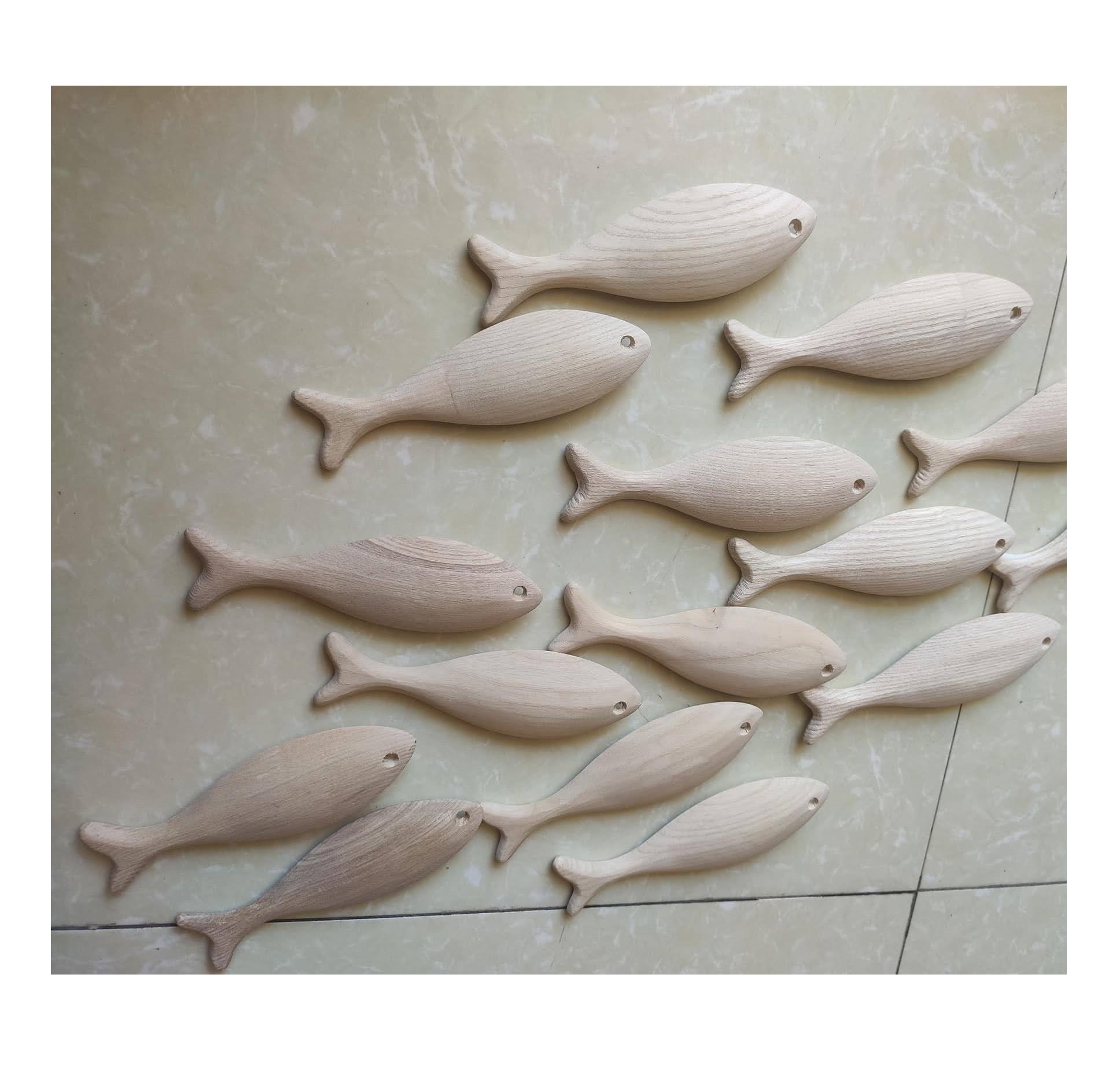 木製魚の壁掛けアート 手作りの壁掛けおもちゃ 子供用塗り絵