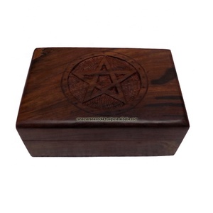 Boîte à bijoux en bois avec sculpture à la main de pentacle pour bracelet, collier et autres bijoux - Product Image 2