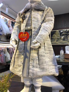 Manteau en tissu khaddar fait à la main, dentelle de soie, magnifique manteau, avec un design étonnant et bandeau - Product Image 2