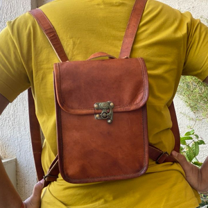 Sac à dos en cuir de chèvre marron de style unisexe sac à dos deux en un sac de messager de 9*11 pouces sac en cuir fait main - Product Image 1