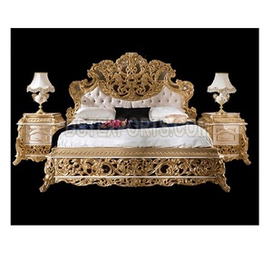 Magnifique ensemble de chambre à coucher en or de taille Queen, lit luxueux avec sculptures dorées, tables de chevet adorables, lit sculpté à la main en or. - Product Image 1