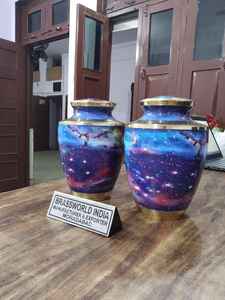 Par de Urnas Funerarias Negras de Aluminio Estilo Americano para Adultos de Brassworld India - Product Image 6