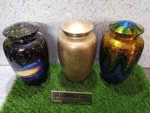 Brassworld โกศฌฌาปนกิจทองเหลืองสีทองของอินเดียพร้อมวงดนตรีสามวงแบบอเมริกันงานศพผู้ใหญ่ผลิตจากโลหะที่ทนทาน - Product Image 6