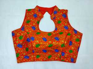 ชุดเดรสเปิดหลังปักลายดอกไม้สีแดงและน้ำเงินดีไซน์เนอร์เสื้อผ้าสำหรับเทศกาล - Product Image 3