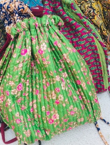 Élégant robuste fait à la main matelassé Floral imprimé Polyester tissu femmes multi-usage sac à bandoulière 3 pièces chaîne sac à main ensemble Polina - Product Image 5
