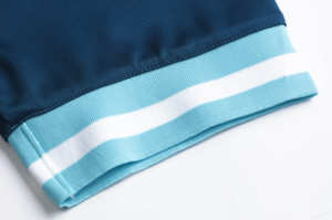 Maillots de football personnalisés de dernière génération - 100% polyester respirant, couleurs personnalisées, ensembles de noms d'équipe - Product Image 2