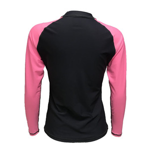 Haut de bain anti-UV pour homme, noir et rose, à manches longues, en Spandex/Nylon, avec logo imprimé sur le devant - Product Image 2