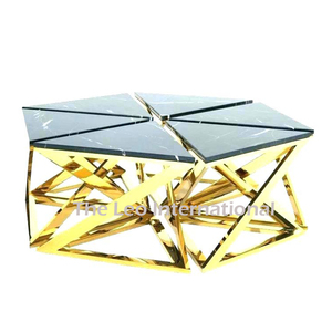Table basse en fer avec plateau en verre trempé, design géométrique, finition dorée, mobilier moderne, accessoires robustes pour hôtel - Product Image 3