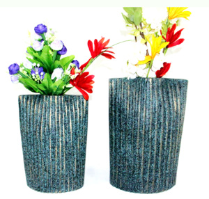 Juego de macetas de aluminio de 2 piezas, Decoración de mesa hecha a mano de estilo moderno de Metal, florero, decoración para el hogar y la Oficina, hecho en La India - Product Image 1