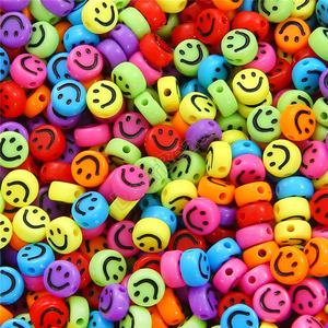 Venta al por mayor 4x7mm 3600 Uds colorido opaco claro plano redondo 4mm 7mm sonrisa cara sonriente cuentas acrílicas para la fabricación de joyas DIY - Product Image 3