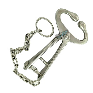 Proveedor de Pakistán: Sujetador de toros veterinario de acero inoxidable reutilizable y duradero con cadena, certificado ISO9001, en venta - Product Image 2