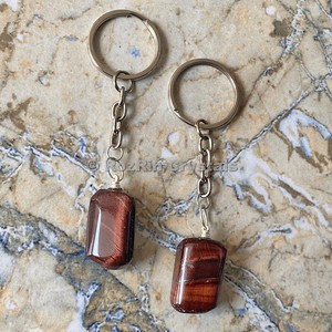 Supplier of Red Tiger Eye Tumbled Stone Keychain : Red Tiger Eye Tumbled Stone Keychain For Sale - Product Image 1