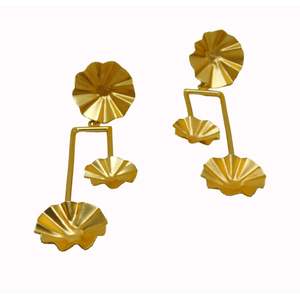 Pendientes de latón hechos a mano para niñas y mujeres - Product Image 1