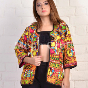 Veste Gilet Manteau de Mode Hippie Bohème - Veste Brodée Indienne de Créateur - Veste de Danse Gujarati - Gilet Vintage Bohème - Product Image 1