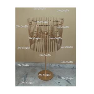 Centro de mesa de boda de calidad exclusiva en centro de mesa pulido de oro de metal con cristal para uso en eventos de fiesta - Product Image 4