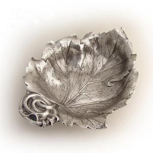 Bol de luxe en aluminium pour décoration intérieure, ensemble de bols à service pour la maison en motif de feuille d'érable, disponible en inde - Product Image 4