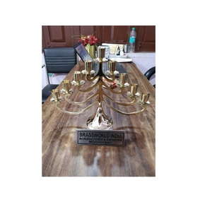 Candelabro de Latón, Diseño Estándar, Pulido, Arte Religioso y Coleccionable, Artículos Religiosos, Brassworld India - Product Image 1