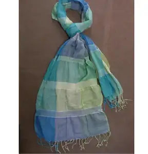 Цветной шарф из вискозы и лайкры