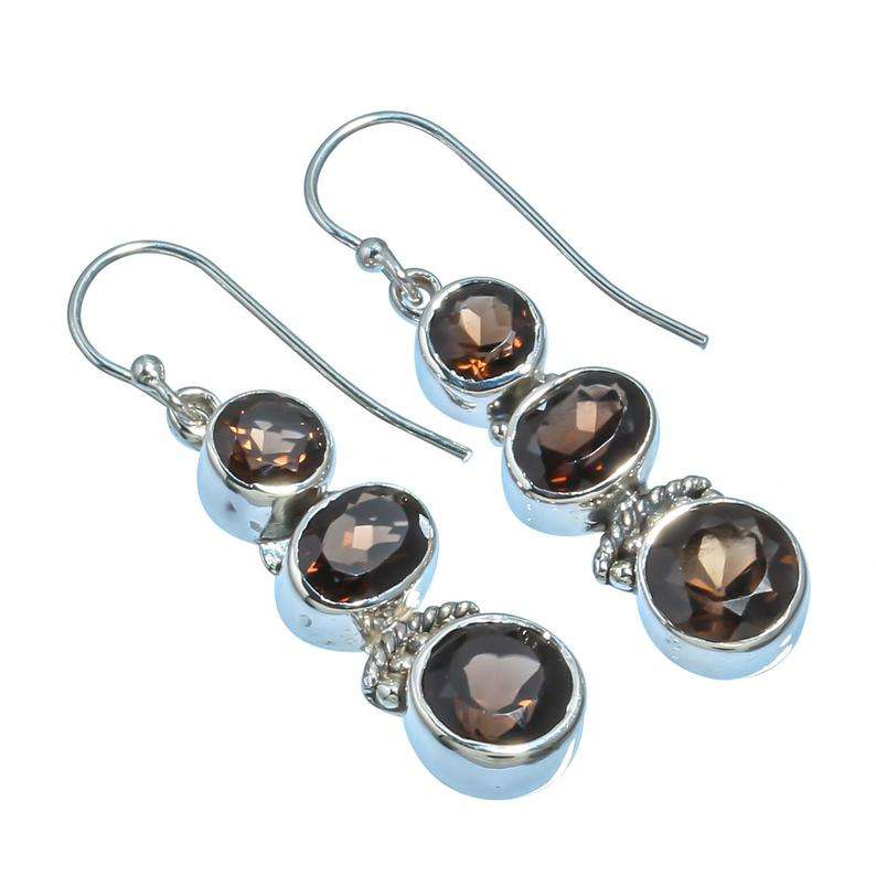 สีน้ำตาล