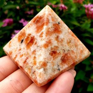 Espécimen mineral pulido de piedras preciosas energéticas de ágata en forma de pirámide de cristal Natural Premium para la curación de Chakras - Product Image 2