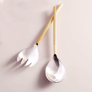 Longue poignée ronde dorée Design de luxe Serveurs à salade décoratifs en métal plaqué argent Ensemble de service de bar à salade - Product Image 2