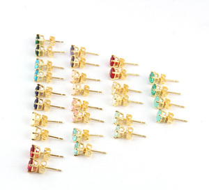 Trắng Chalcedony Stud bông tai thiết kế tối giản với vàng mạ prong thiết lập 6mm nhỏ Stud với kim Cương Ngọc Trai Giá cả hợp lý - Product Image 5