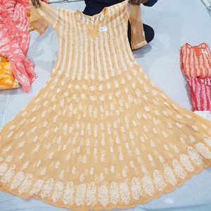 Anarkali élégant et confortable avec Chikankari allover et broderie de fil lourd pour un usage quotidien et des looks ethniques au bureau - Product Image 6