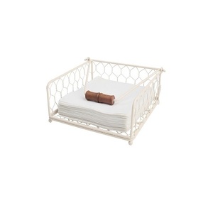 Porte-serviettes en fer au design avantageux, de qualité supérieure, de forme carrée, en gros - Product Image 3