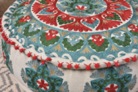 Pouf ottoman traditionnel indien fait main en tissu Suzani avec broderie, repose-pieds rond, tabouret, vente en gros