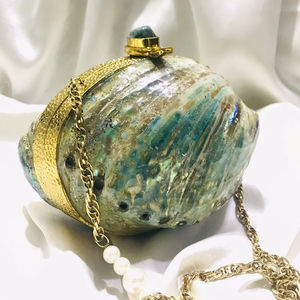 Clutch de Novia en Latón con Incrustaciones de Madreperla - Product Image 1