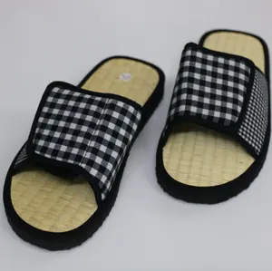 I sandali con Logo personalizzato del miglior fornitore del VietNam sono realizzati in polvere di alghe e cannella Eco Friendly traspiranti, assorbono il sudore