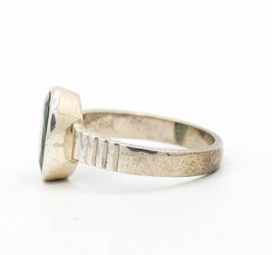 Venta al por mayor de piedras preciosas esmeralda de forma ovalada natural 925 plata esterlina sólida anillos de boda hechos a mano para hombres joyería con ajuste de bisel - Product Image 4