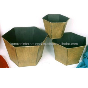 Pot de fleurs en métal vintage personnalisé avec design fini pour la décoration de maison, jardin, hôtel ou restaurant - Product Image 4