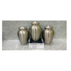 Urna para mascotas de estilo americano de latón de alta calidad, nuevo estilo, suministros funerarios de plata, Brassworld India - Product Image 1