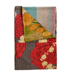 Edredón bordado Kantha Reversible de algodón de calidad fina patrón impreso Vintage para uso doméstico o hotelero cuatro estaciones - Product Image 1